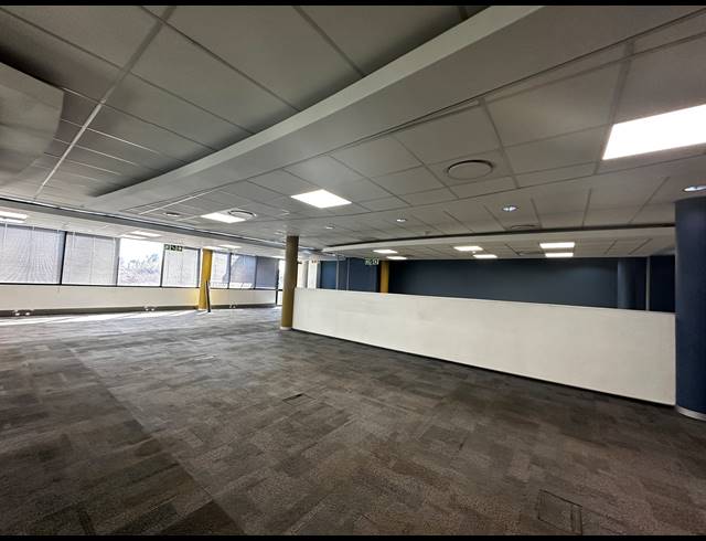 1,700M² OFFICE TO LET IN WOODMEAD